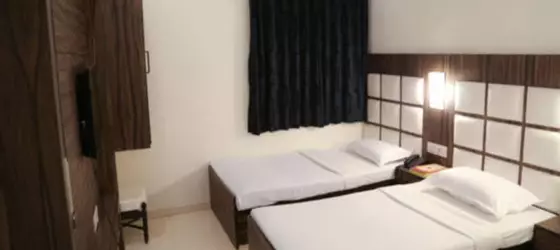 Hotel Golden Plaza | Gujarat - Ahmedabad Bölgesi - Ahmedabad - Ahmedabad Kent Merkezi