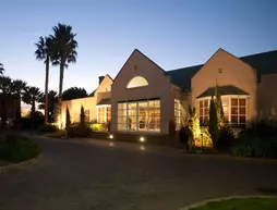 Town Lodge Bellville | Western Cape (il) - West Coast DC - Drakenstein - Cape Town (ve civarı) - Cape Town - Bellville