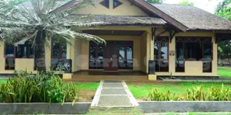 Mutiara Carita Cottages