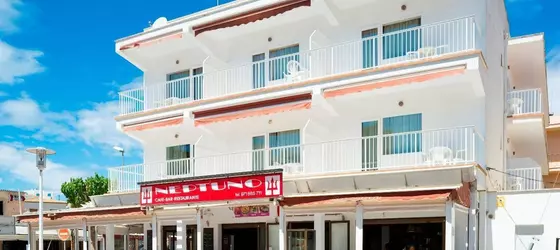 Hostal Neptuno | Balearic Adaları - Mayorka Adası - Calvia - Peguera