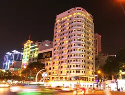 Palace Hotel Saigon | Binh Duong (vilayet) - Ho Şi Min Şehri (ve civarı) - Ho Chi Minh City - Quận 1 - Nguyen Hue Yürüyüş Yolu