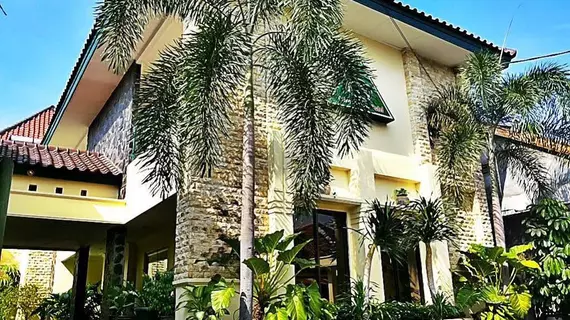 Griya Sentana Hotel | Yogyakarta Özel Bölgesi - Yogyakarta (ve civarı) - Yogyakarta - Kraton - Merkez Yogyakarta