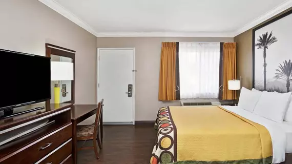 Super 8 by Wyndham Los Angeles Culver City Area | Kaliforniya - Los Angeles County - Los Angeles