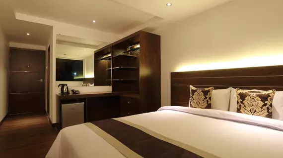 Clover Suites Royal Lake Yangon | Yangon - Bahan