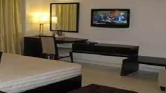 The Grand Hotel Bizzotel | Haryana - Gurugram (ve civarı) - Gurugram - Sector 14