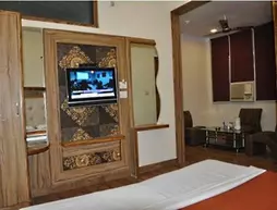 Hotel Royal Brooks | Pencap - Chandigarh (ve civarı) - Chandigarh