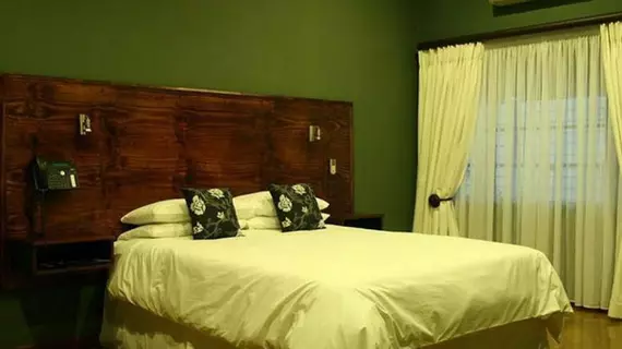 About Guest Lodge | Gauteng - City of Tshwane - Johannesburg (ve civarı) - Pretoria - Brooklyn