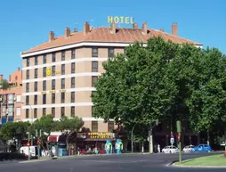 Hotel Puerta de Toledo | Madrid Özerk Topluluğu - Madrid (ve civarı) - Arganzuela - Atocha