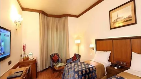 Hotel Samrat | Batı Delhi - Ulusal Eyalet Başkenti Delhi - Delhi (ve civarı) - Yeni Delhi - Chanakyapuri