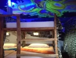 Peacock Hostel | Krabi İli - Ko Lanta