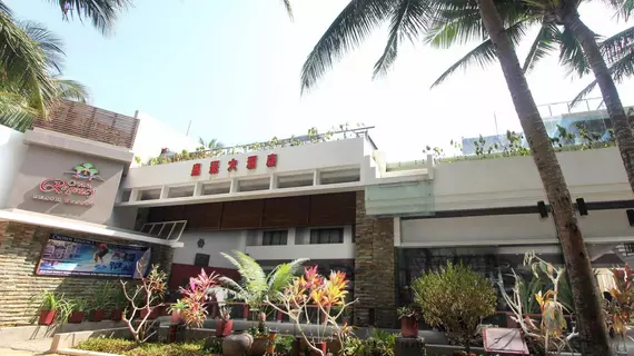 Crown Regency Courtyard Resort | Aklan - Malay