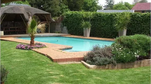 Fin and Feather Guesthouse | Gauteng - City of Tshwane - Johannesburg (ve civarı) - Benoni