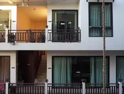 Kata Beachwalk and Bungalows | Phuket (ve civarı) - Karon - Kata Plajı