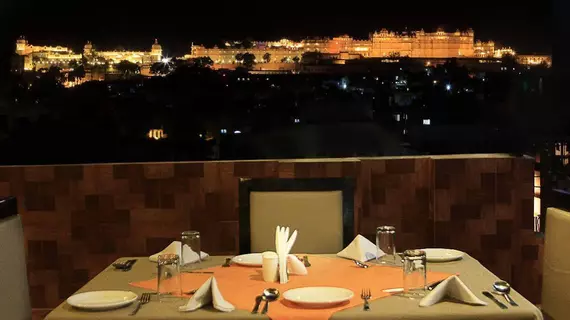 Anand Palace Hotel | Racastan - Udaipur Bölgesi - Udaipur