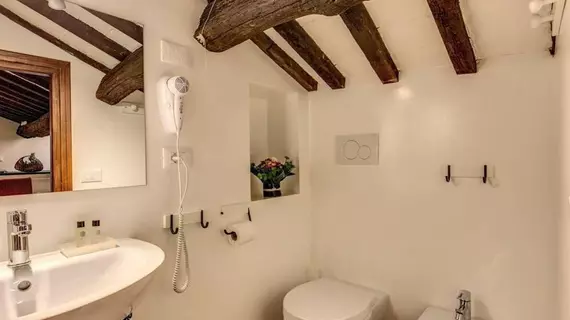 Piccolo Trevi Suites | Lazio - Roma (ve civarı) - Roma Kent Merkezi - Rione II Trevi