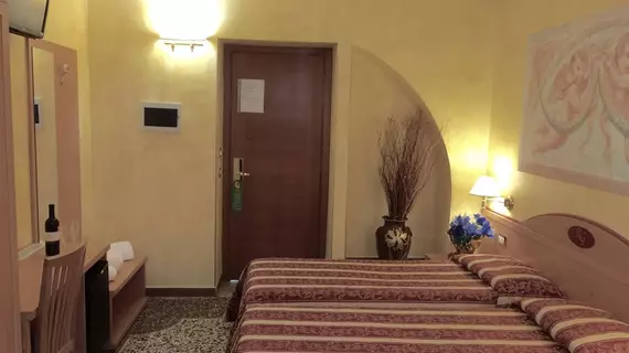 Residenza Giustiniani | Lazio - Roma (ve civarı) - Roma Kent Merkezi - Rione XVIII Castro Pretorio