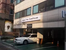 HappyTree Guesthouse | Gyeonggi - Seul (ve civarı) - Seul - Seogyo-dong