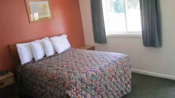 Americas Best Value Inn Middlefield | Connecticut - Hartford (ve civarı) - Rockfall