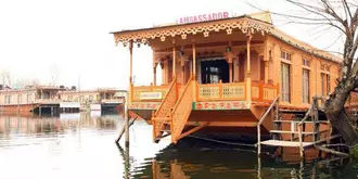 Houseboat Ambassador