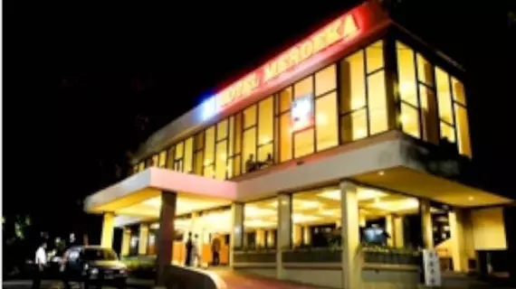 Hotel Merdeka | Doğu Cava - Madiun