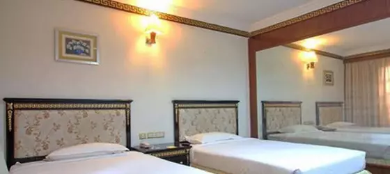 The Shelton Grand Hotel | Karnataka - Bengaluru (ve civarı) - Bengaluru - Bangalor Şehir Merkezi