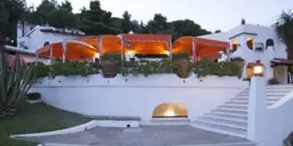 Hotel E Residence Cala Di Mola