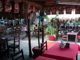 Snooky's Guest House Garden Bar and Restaurant | Koh Kong - Sihanoukville (ve civarı) - Sihanoukville - Mittakpheap