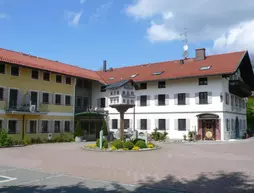 Hotel Neuwirt | Bavyera - Sauerlach