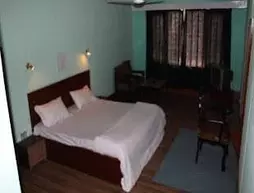 Hotel Pamposh | Cammu ve Keşmir - Srinagar (ve civarı) - Srinagar