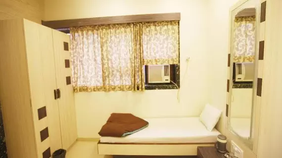 Hotel Al Moazin | Maharaştra - Raigad - Bombay (ve civarı) - Bombay