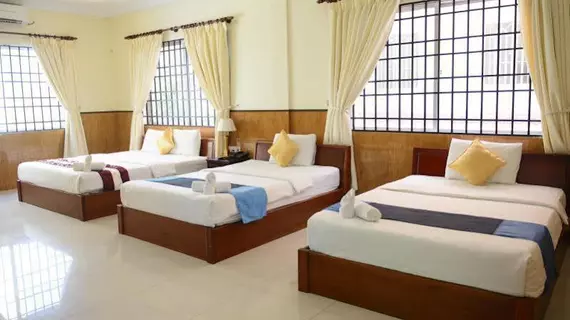 Sihanoukville Plaza Hotel | Koh Kong - Sihanoukville (ve civarı) - Sihanoukville - Mittakpheap