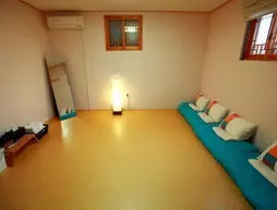 Hue N Hue Hanok Guesthouse | Gyeonggi - Seul (ve civarı) - Jongno - Bukchon Hanok Köyü