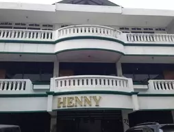 Henny Executive Homestay | Doğu Cava - Surabaya