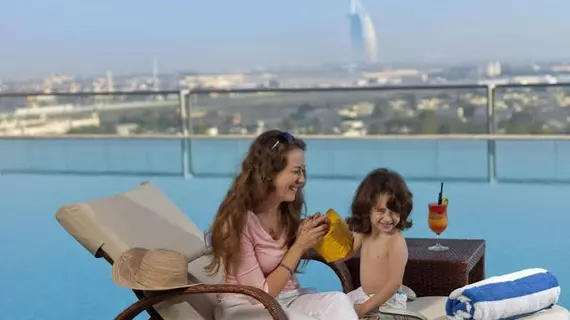 Two Seasons Hotel & Hotel Apartments | Dubai - Dubai Internet City