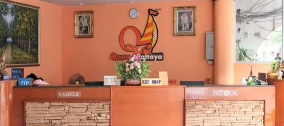 Queen Pattaya Hotel | Chonburi (vilayet) - Pattaya (ve civarı) - Pattaya - Pattaya Körfezi