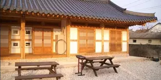 Reed House Hanok Pension