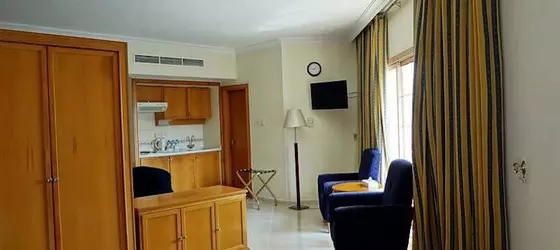 Dolphin Hotel Apartments | Dubai - Dubai