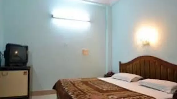 Hotel Golden Deluxe | Batı Delhi - Ulusal Eyalet Başkenti Delhi - Delhi (ve civarı) - Yeni Delhi - Karol Bagh