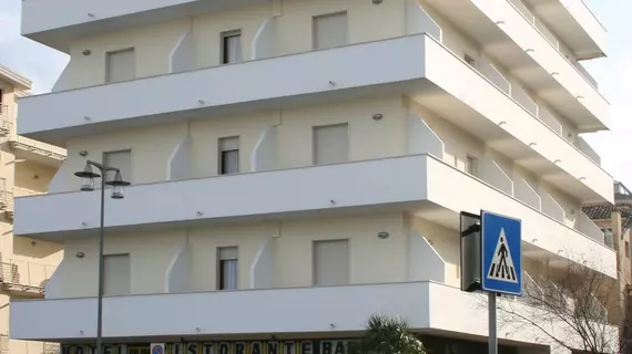 Hotel Holiday | Abruzzo - Pescara (il) - Pescara