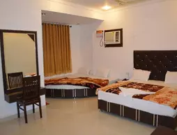 Hotel Axis Inn | Pencap - Amritsar