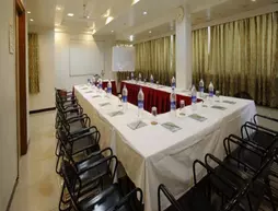 Hotel Suyash Deluxe | Maharaştra - Pune Bölgesi - Pune