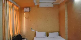 Hotel Rajdhani Plaza