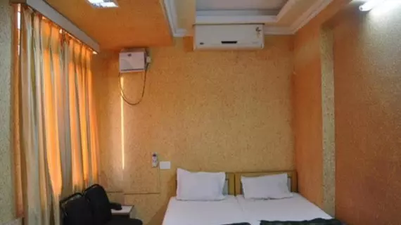 Hotel Rajdhani Plaza | Carkand - Ranchi