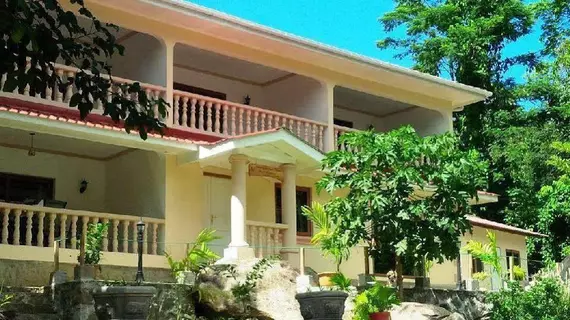 Forest Lodge Guest House | Seyşeller - Mahe Adası