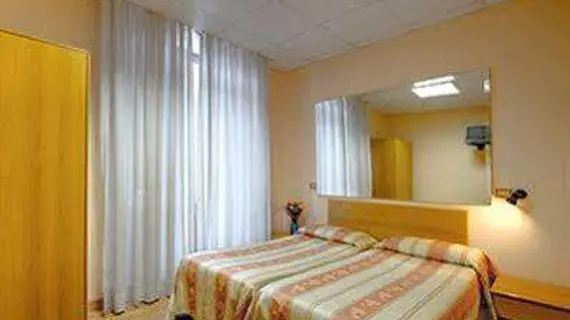 Hotel Urbis | Lazio - Roma (ve civarı) - Roma Kent Merkezi - Rione XVIII Castro Pretorio