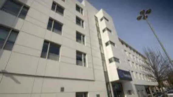 Travelodge Cardiff Atlantic Wharf | Galler - Monmouthshire - Cardiff (ve civarı) - Cardiff - Butetown