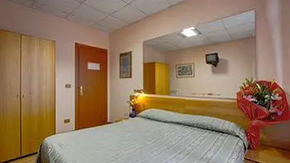 Hotel Urbis | Lazio - Roma (ve civarı) - Roma Kent Merkezi - Rione XVIII Castro Pretorio