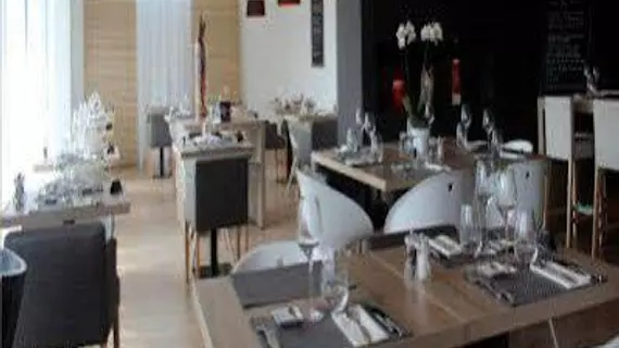 Kyriad Prestige Vannes centre - Gare | Brittany - Morbihan - Vannes