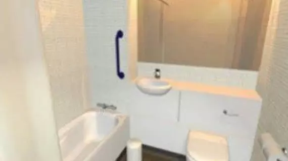 Travelodge Cardiff Atlantic Wharf | Galler - Monmouthshire - Cardiff (ve civarı) - Cardiff - Butetown