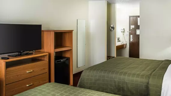 Quality Inn Hudson | Wisconsin - Hudson (ve civarı) - Hudson